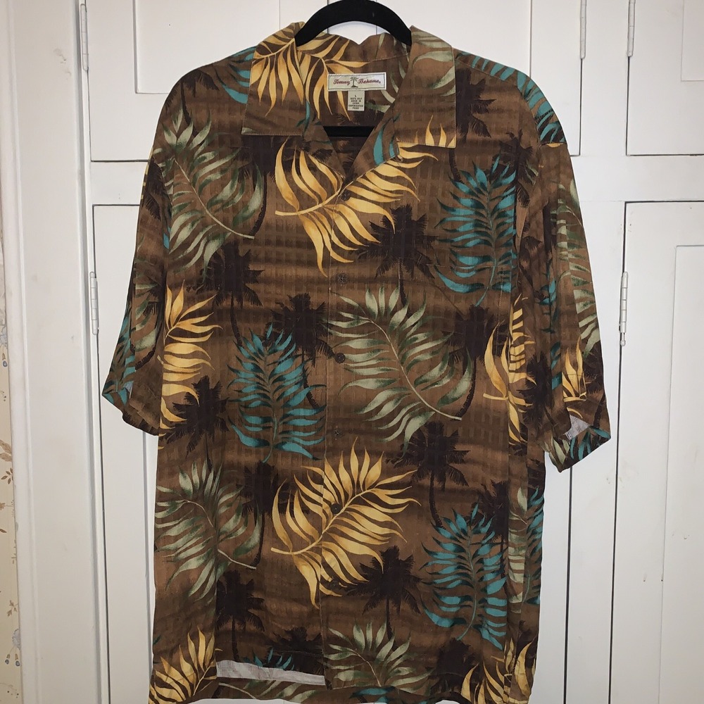 TOMMY BAHAMA Mens Hawaiian Camp Shirt Sz L Short Sleeve 100% Silk Foliage Palms
